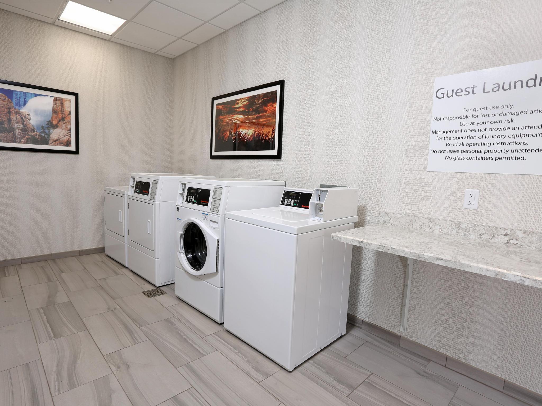 Holiday Inn & Suites Sioux Falls - Airport By Ihg Esterno foto