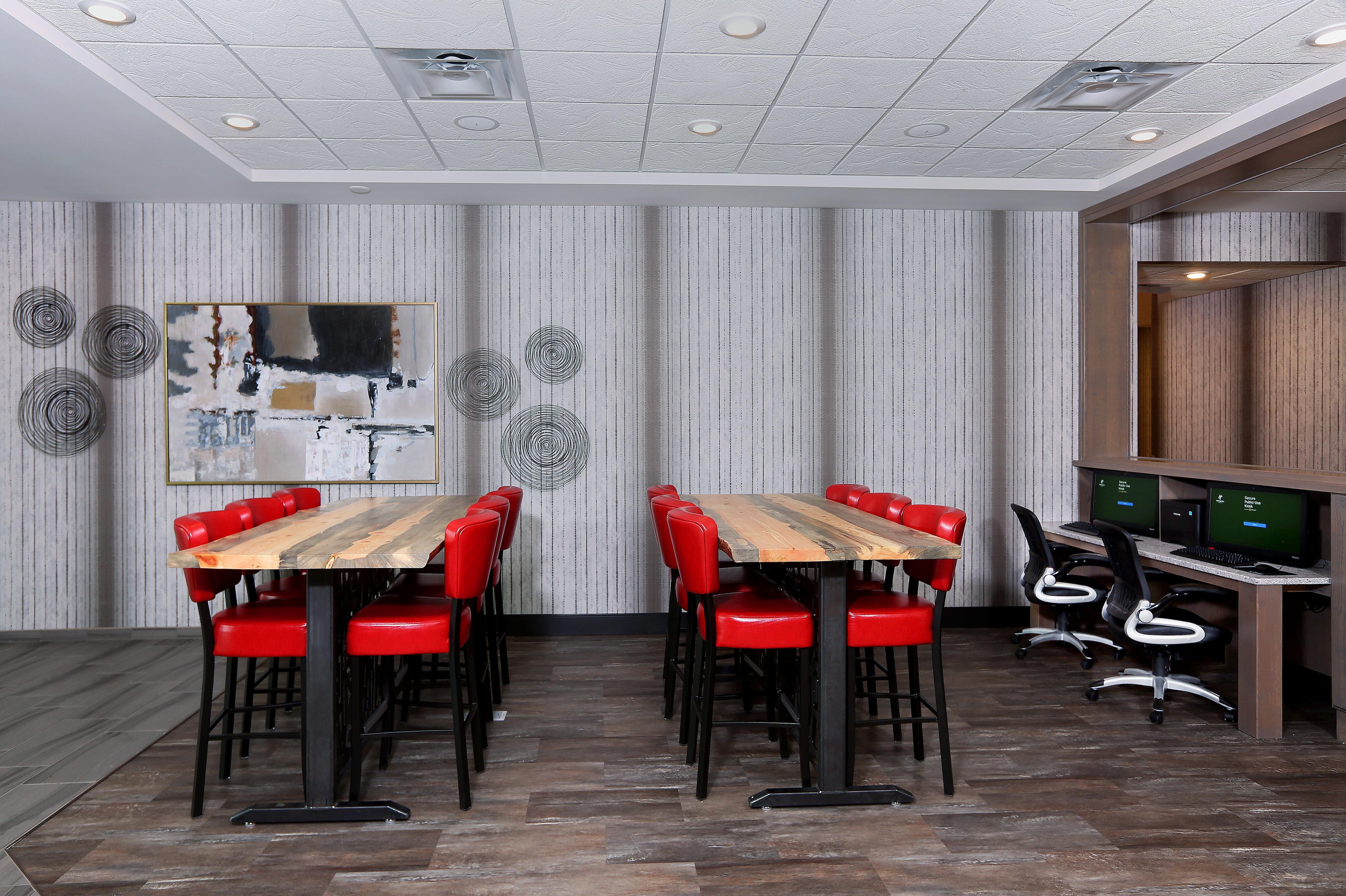 Holiday Inn & Suites Sioux Falls - Airport By Ihg Esterno foto